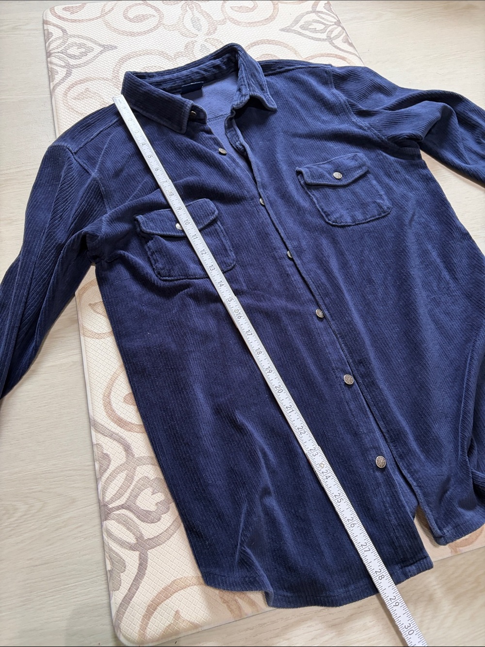 Cherokee soft button up medium - Picture 6 of 6